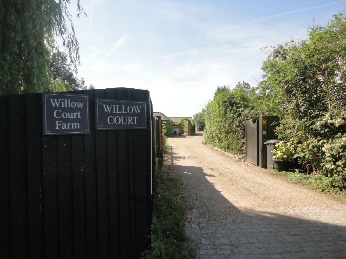 Willow Court Farm Studio South & Petting Farm, 8 Mins From Legoland & Windsor, 15 Mins From Lapland Uk Exterior photo