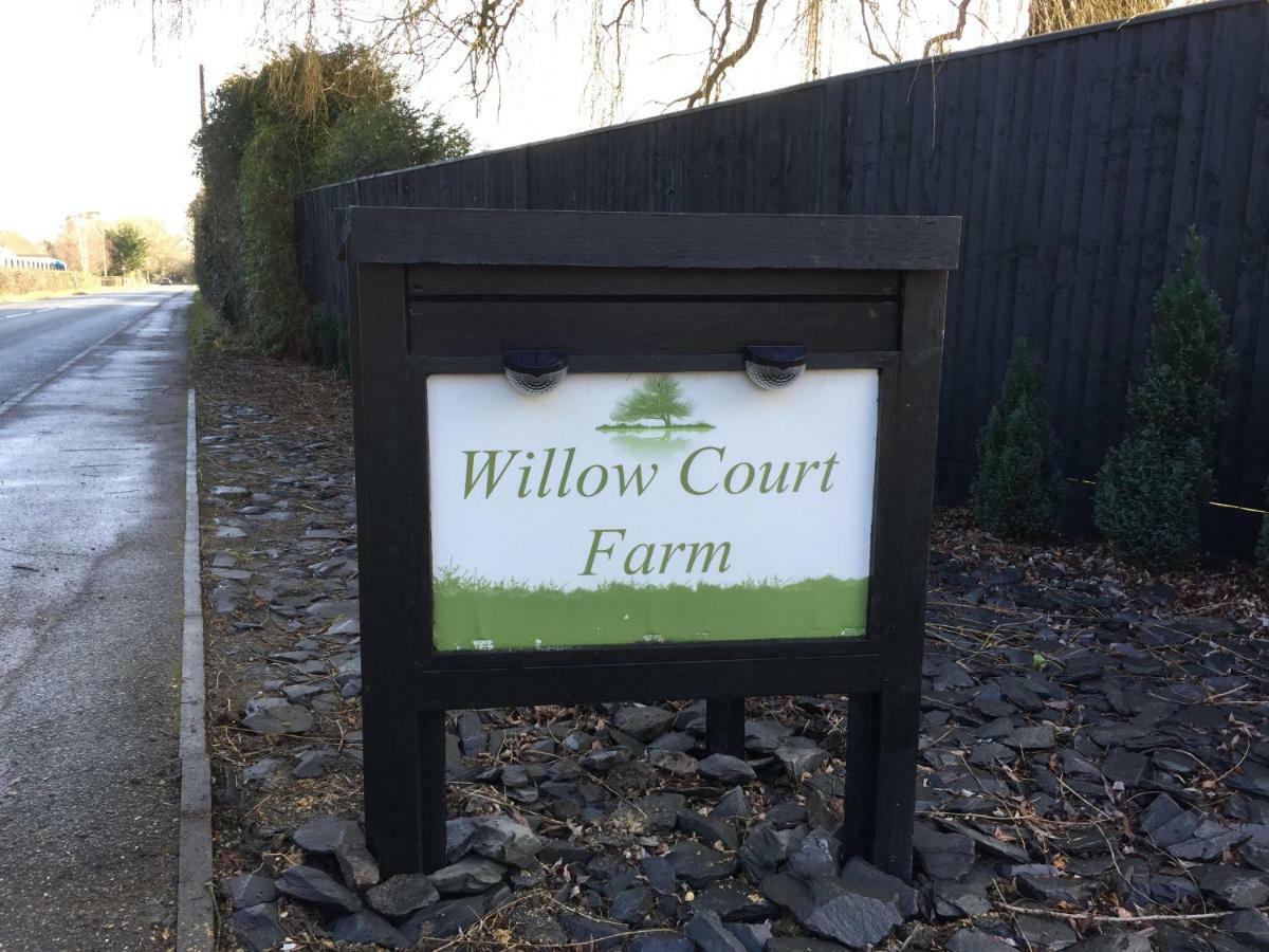 Willow Court Farm Studio South & Petting Farm, 8 Mins From Legoland & Windsor, 15 Mins From Lapland Uk Exterior photo